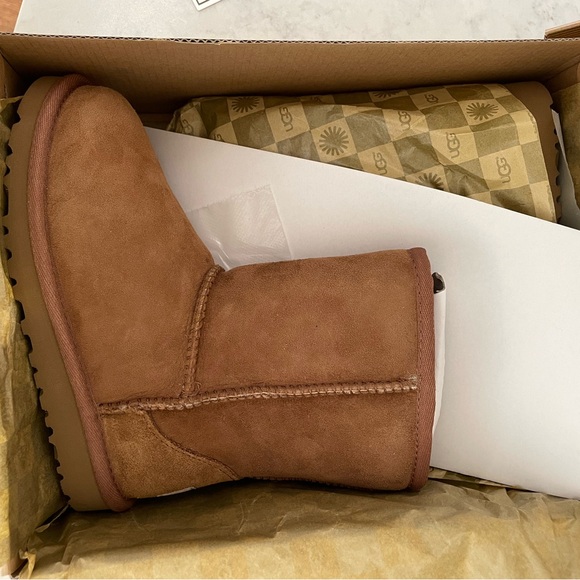 UGG classic boots in chestnut - Picture 5 of 8